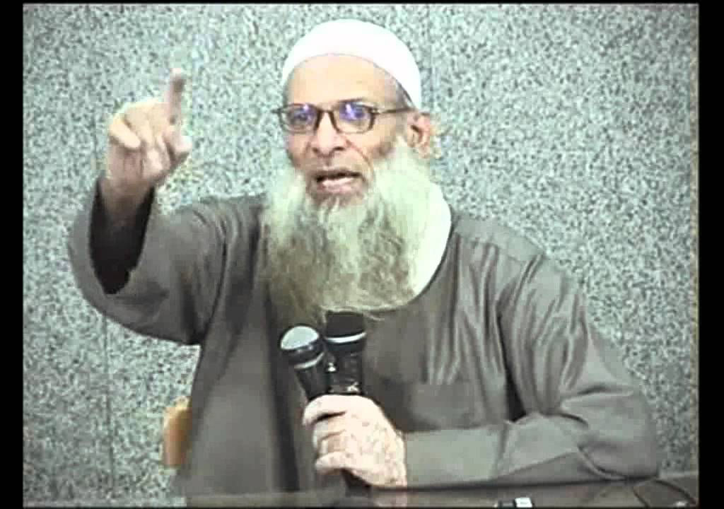 قصة الشيخ محمد شاكر و الخطيب المفوه الذي كفر علي المنبر