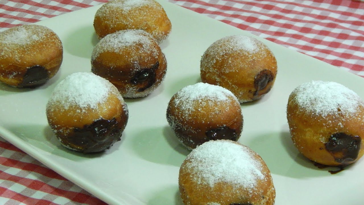 Receta fácil de berlinas caseras rellenas de crema de chocolate (bombas de chocolate)