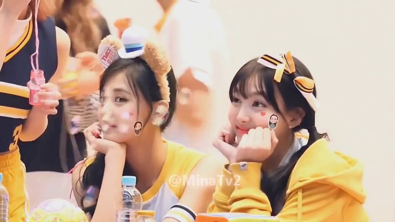 大姐娜璉和忙內子瑜 #1 Nayeon & TzuYu