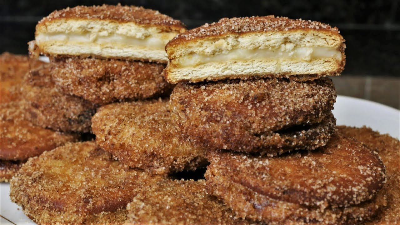 Galletas fritas rellenas de crema