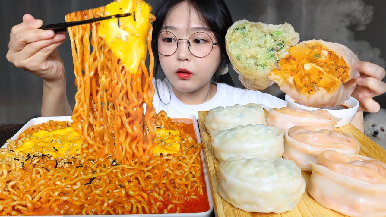 Острая сырная лапша и большие пельмени🍜🥟Mukbang ASMR