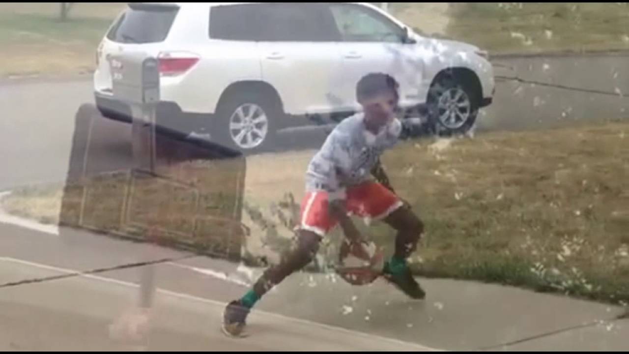 Off season grind, 5'8 Chaz Lanier combo guard has mad handles.