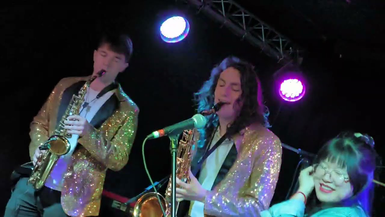 VID 20260218 203601  MAGGY & The ZOUZOUS
