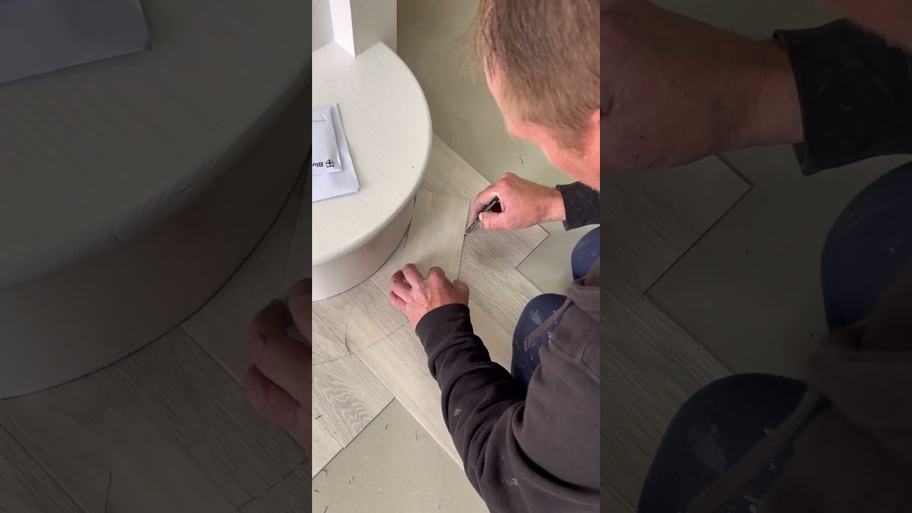 Flooring tip AMTICO around a round step #flooringexperts #doityourself #flooring #tips#viral