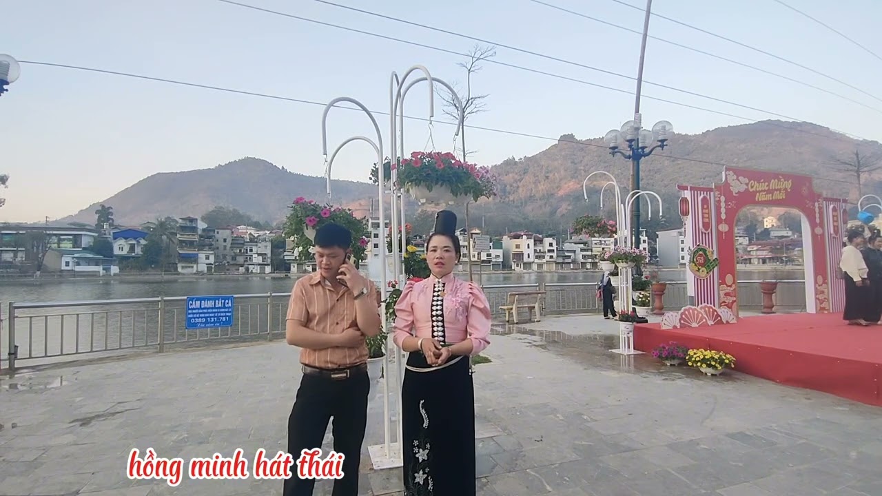 HỒNG MINH VÀ KIM CƯƠNG HÁT BÀI CHÀO XUÂN NĂM MỚI 