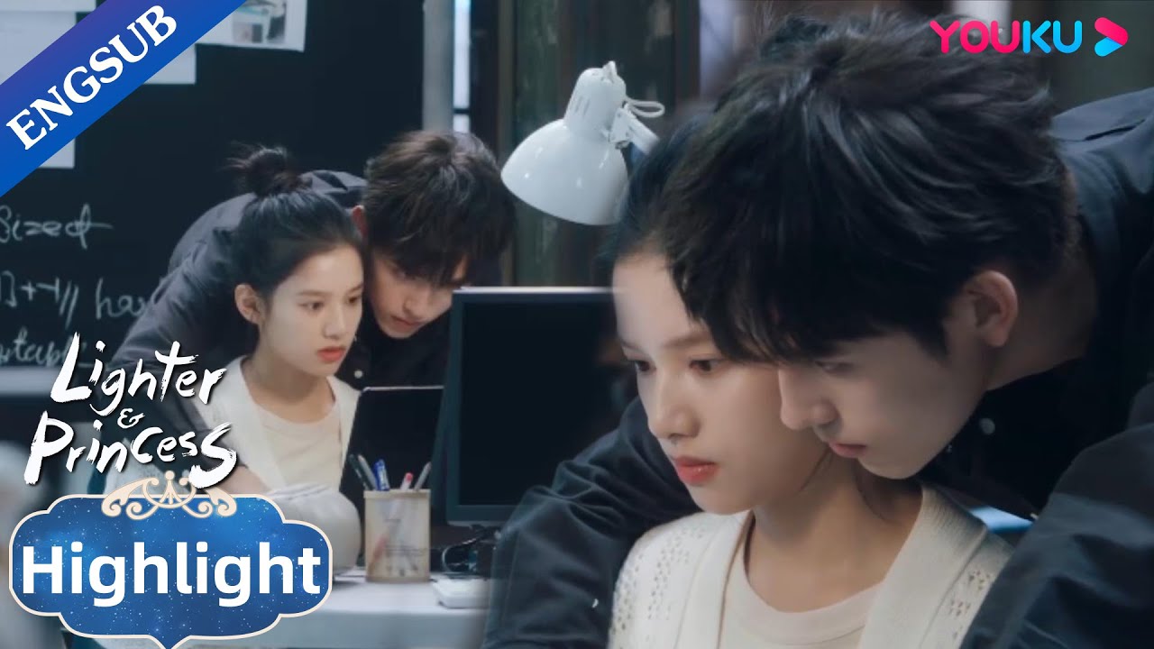 Li Xun wraps Zhu Yun with his arms to use her computer | Lighter & Princess | YOUKU