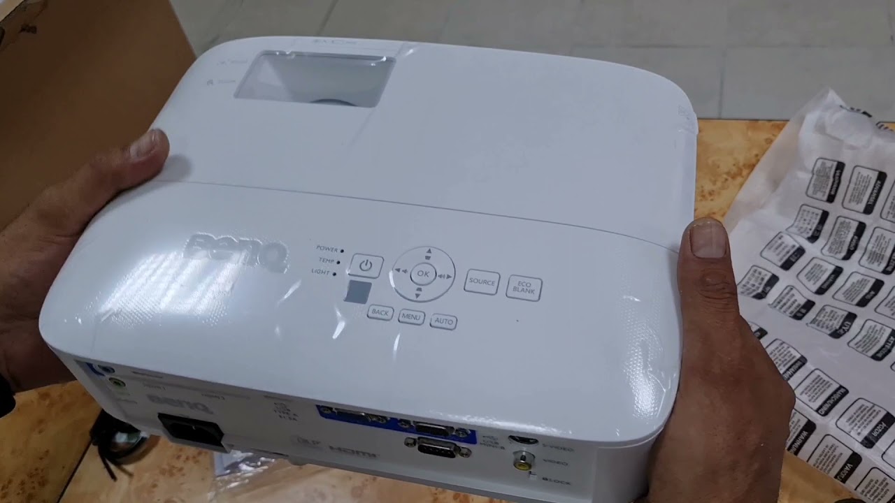 موصفات ومميزات البروجكتر BneQ شرح طريقة التشغيل