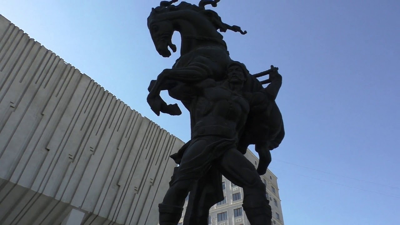 Бишкек , ул.Тоголок Молдо ,стадион, дворец спорта ,кинотеатр Россия, май 2019