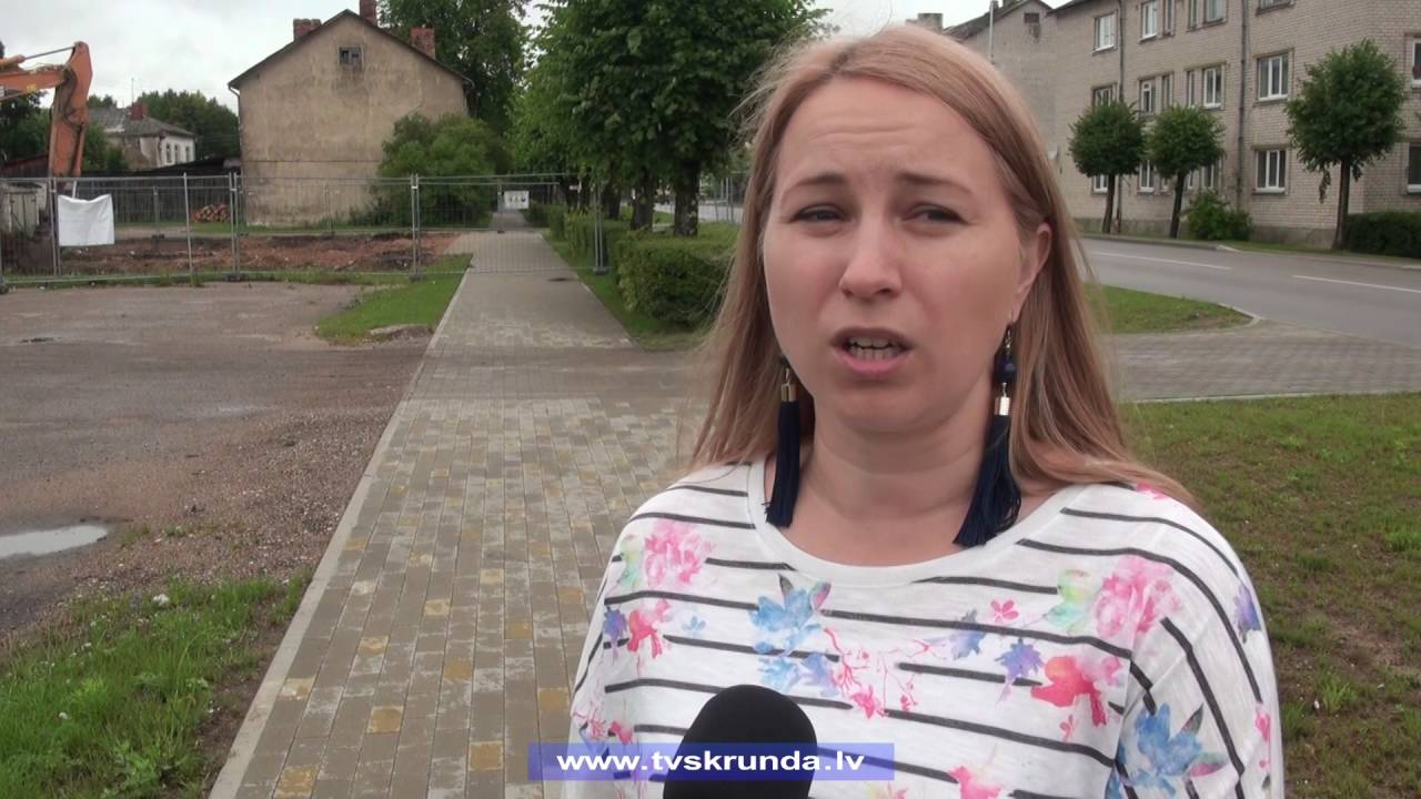 Skrundā nojauc vairākas ēkas