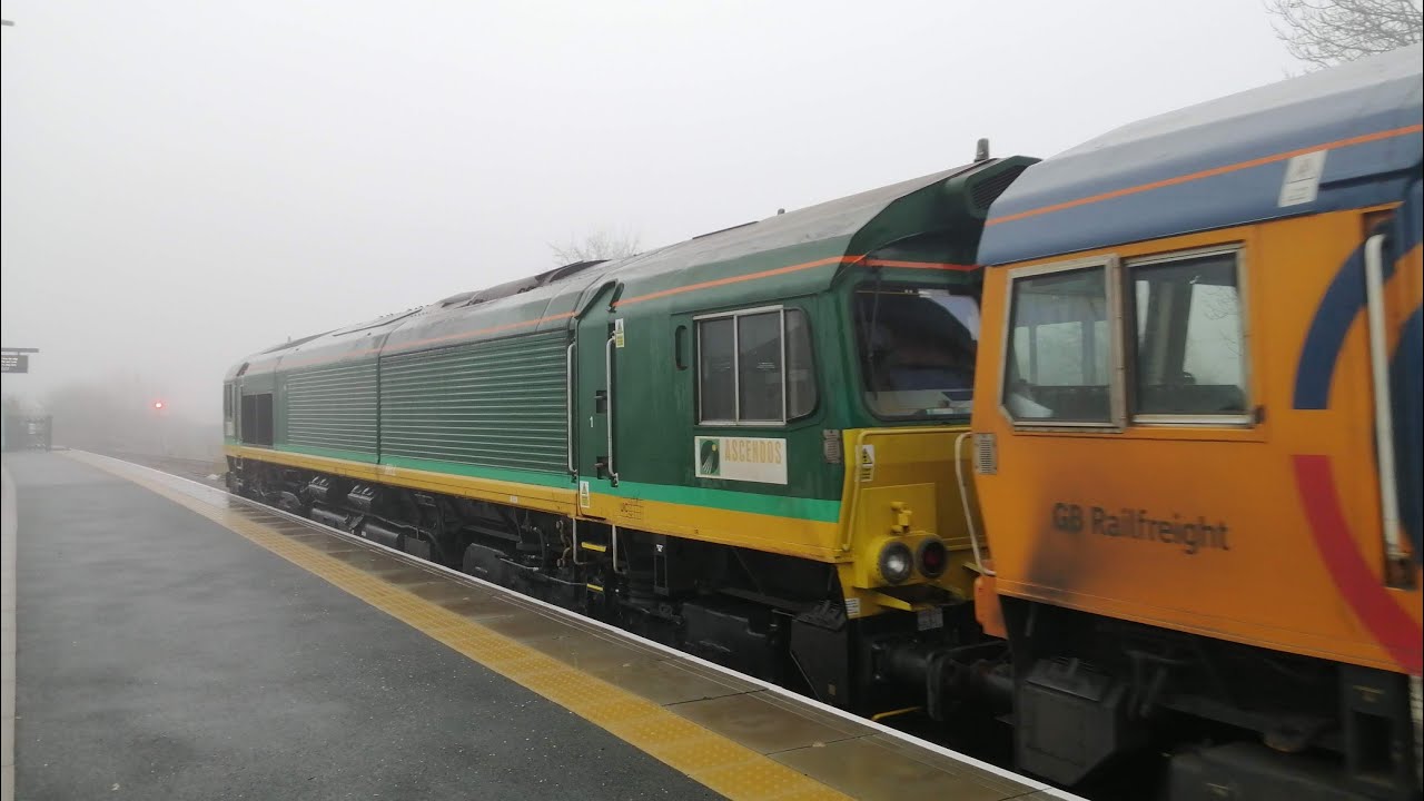Trains at Barnetby (17/12/2021)