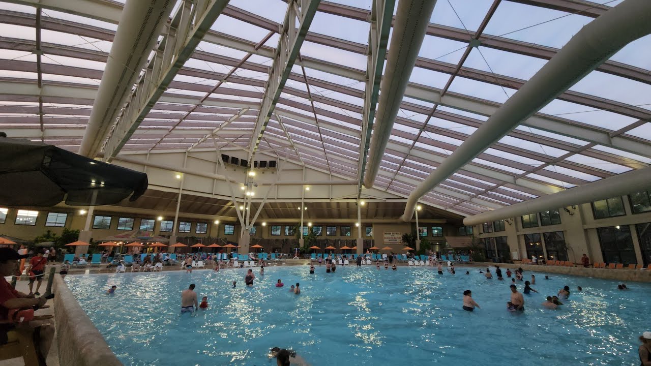WILDERNESS INDOOR WATERPARK WISCONSIN DELLS, WI JUNE 2024