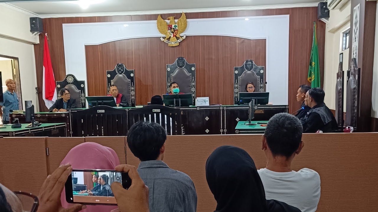 LIVE: Sidang Putusan Sela Kasus Radiet yang Diduga Bunuh Pacarnya di Pantai Nipah