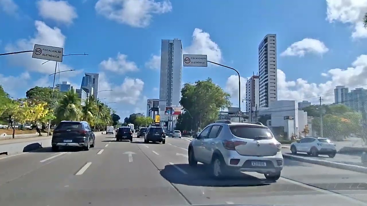 Saindo do Bairro das Graças indo até o final da Av Domingos Ferreira. 