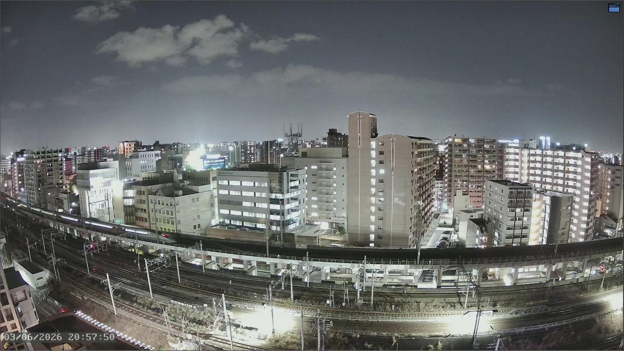 Live Cam: Hakata Station, Fukuoka, JP｜Shinkansen & JR Lines｜Weather Updates｜A View of the Winter Sky