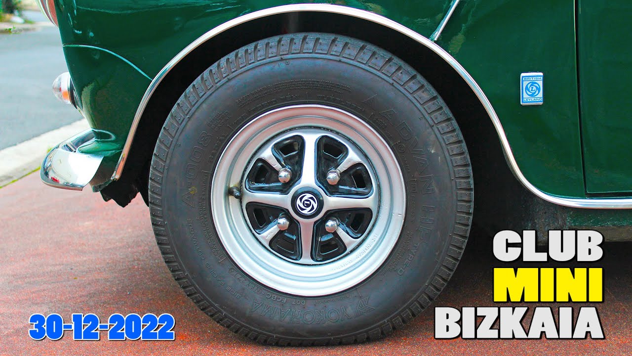 17 Classic MINIs + 1 MGB GT Meeting & Route