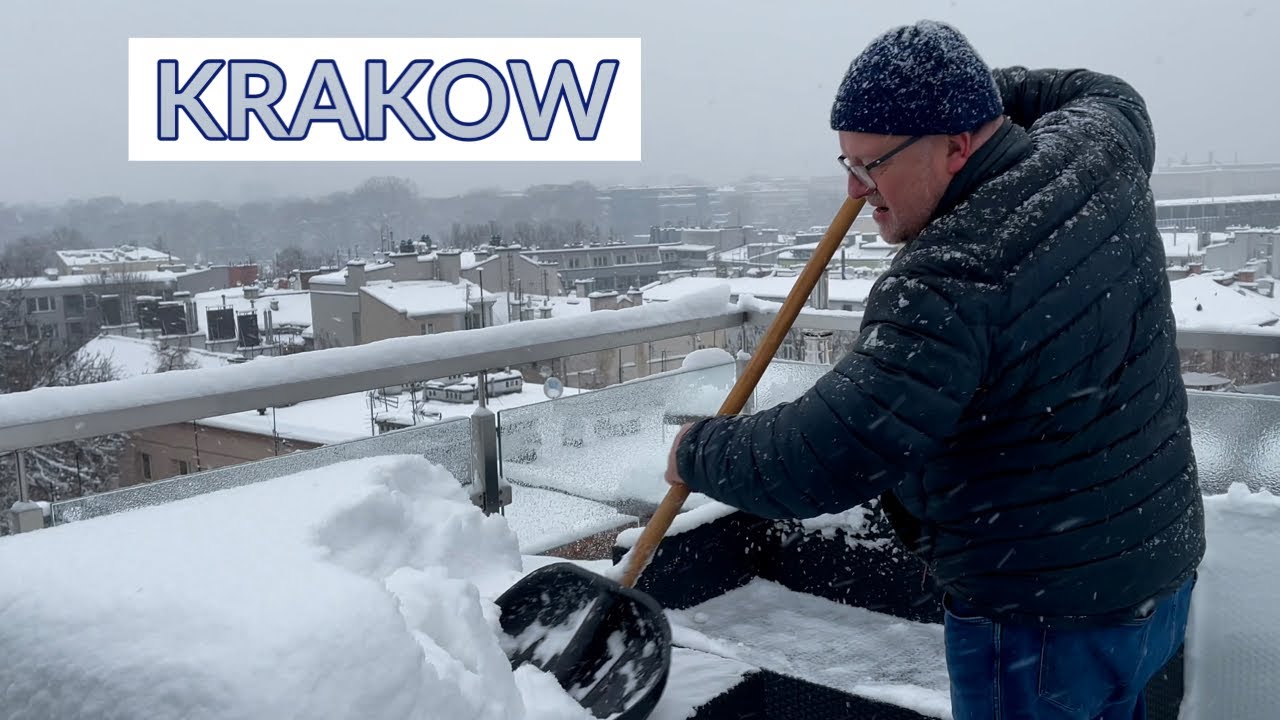 Heavy snow in Krakow Dec 2022 | Sńieg w Krakowie | Panoramic snow scenes from Krakow rooftop terrace