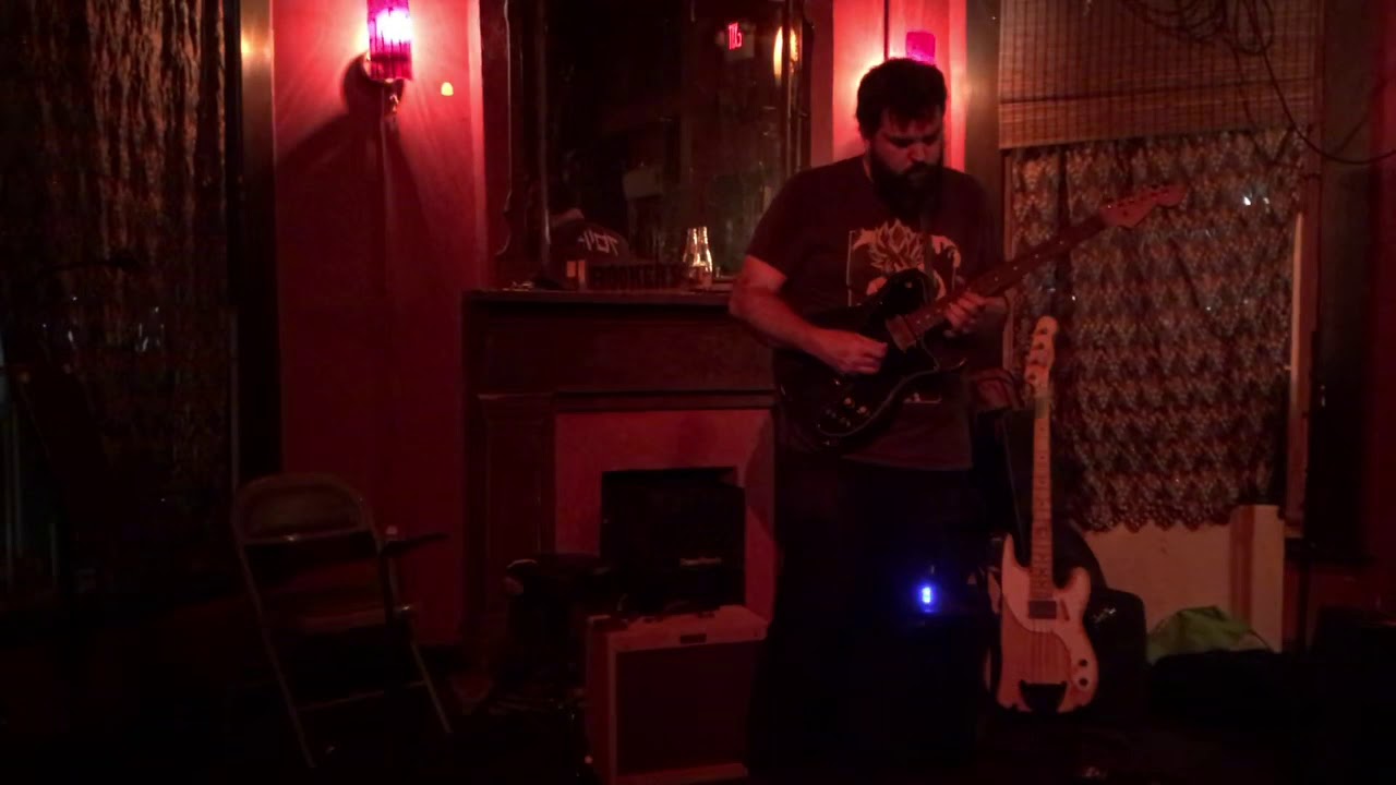 Jambient Live @ Circle Bar - Live Looping w EHX 95000 Looper