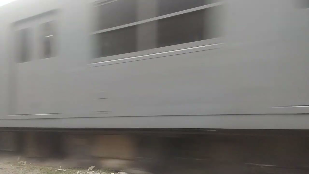 PNR 921& EMU 04 as Sleep LA NB