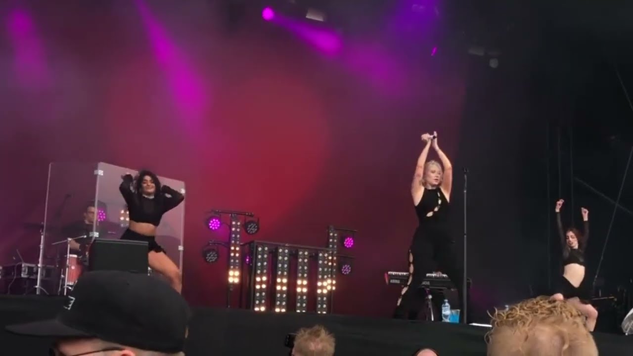 Evelina - Honey live Suomipop Jyväskylä 2022