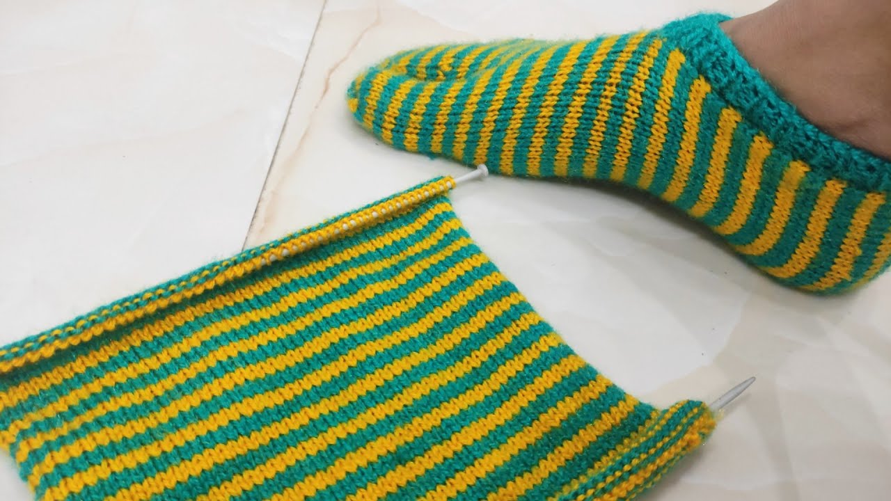 simple and easy woollen socks design..
