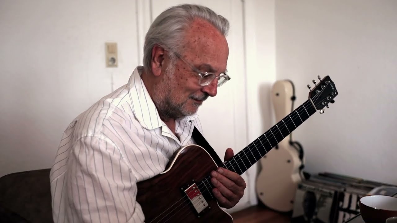 Michael Rodach plays Tango en Skai