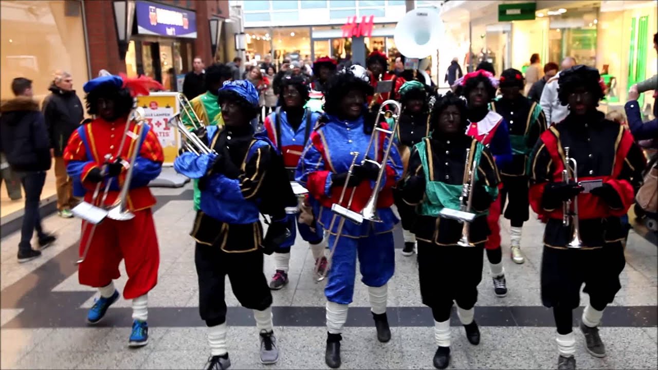 De Haringkoppen (Pietenband) - Intocht Sinterklaas in Vlaardingen (14-11-2015)