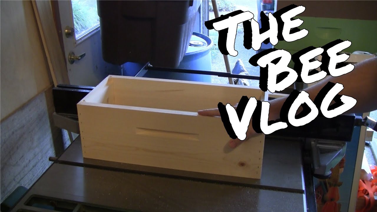 DIY Hive, 5-frame Medium Nucs - Bee Vlog #121 - Nov 23, 2013