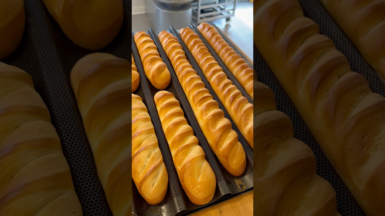 La MEILLEURE technique de FA&Ccedil;ONNAGE pour des BAGUETTES VIENNOISES parfaites ! #bakery