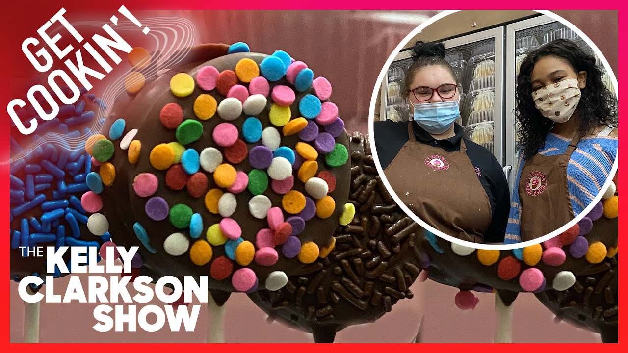 Kelly Makes Oreo Pops With 15-Year-Old Bakery Owner