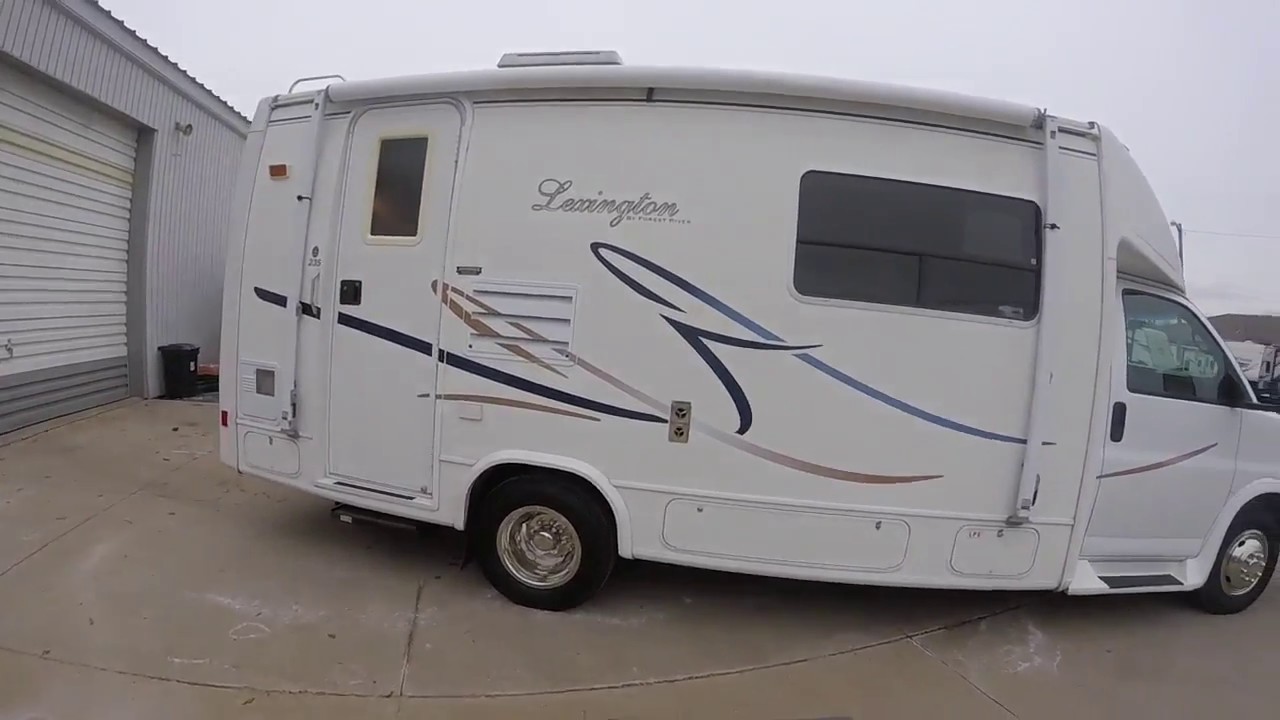 2004 Lexington 235