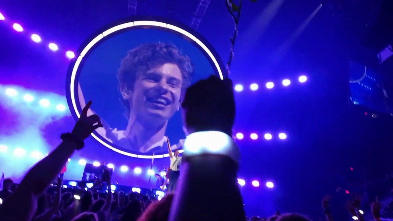 Stitches - Shawn Mendes The Tour (Portland, OR June 12, 2019)