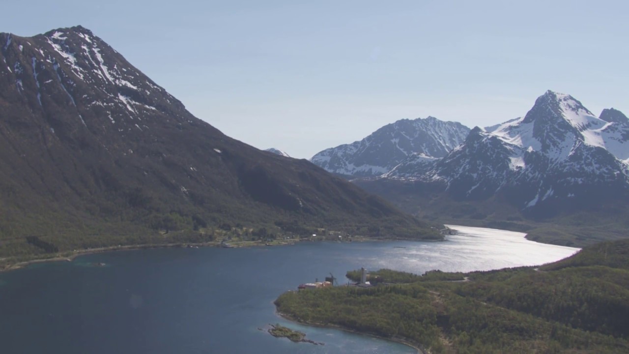 Sigerfjord, Motorsyklister, Langvassbukta, Gullesfjorden, Forøya - Flying Over Norway
