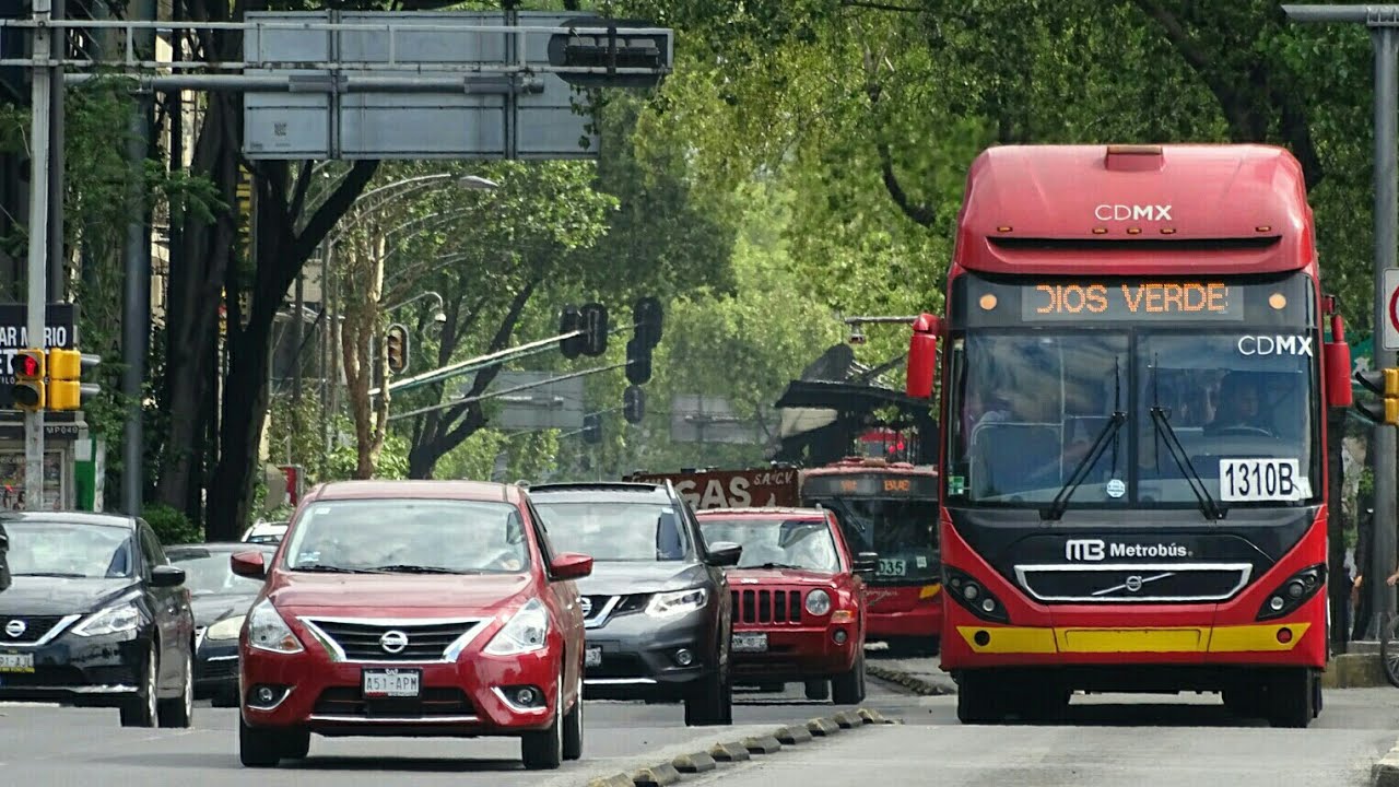 Metrobus Ciudad de México Línea 1 Cruce de Reforma con Insurgentes