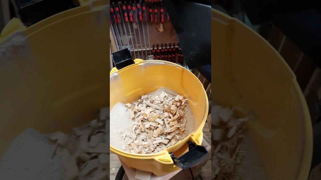 Dewalt 23L cyclone dust collector review