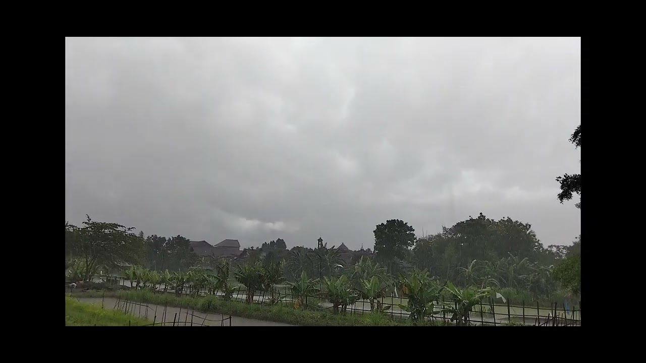 Jogja hujan deras, lagu kenangan Ebiet G Ade tempo dulu 
