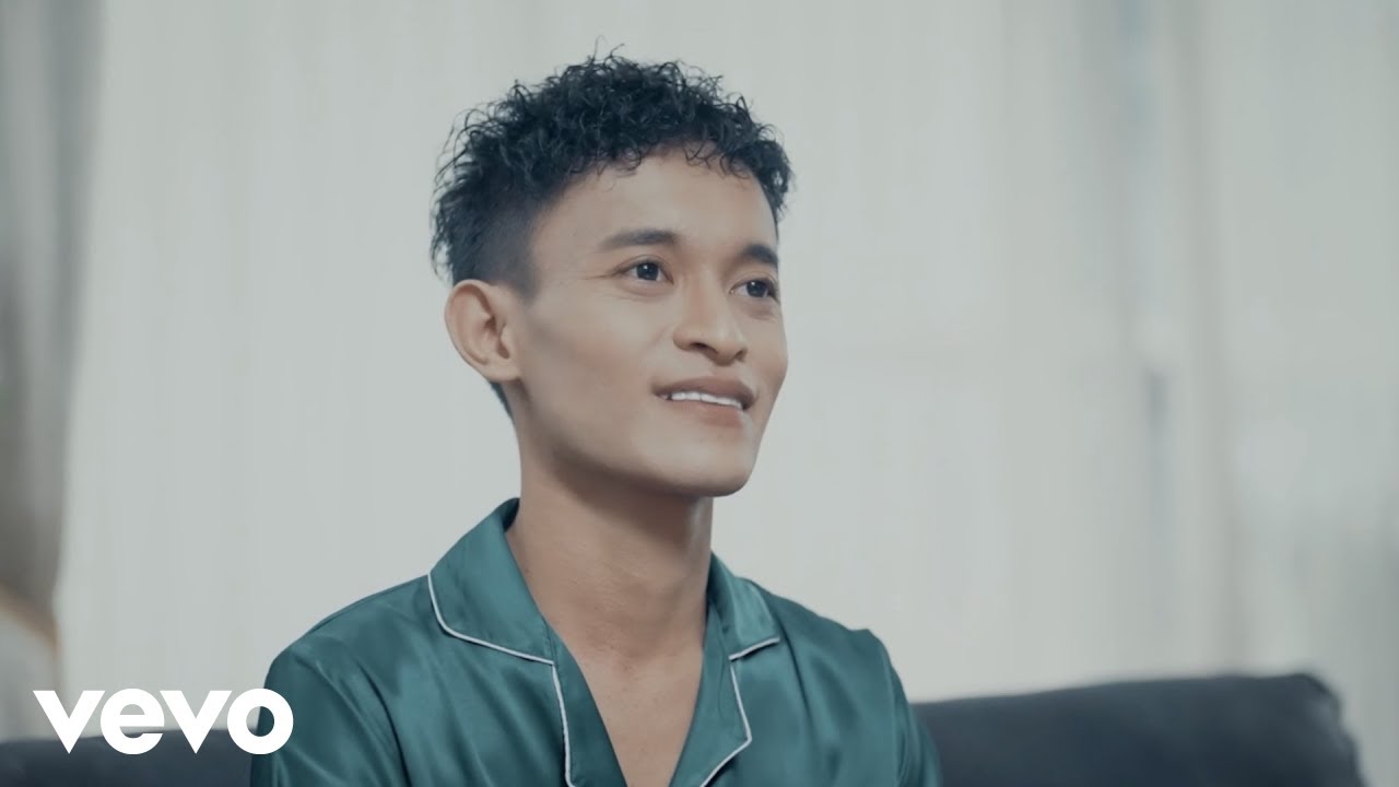 AldiV - Menanti (Official Music Video)