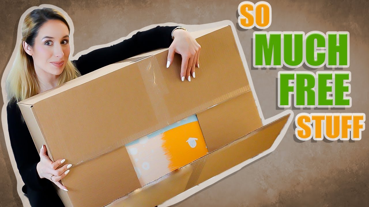 Unboxing the Finnish Maternity Package - Baby Clothes