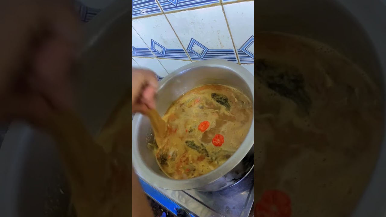 Cameroon 🇨🇲 jellof rice 🍚 with smoked fish#food #cooking #foodie #foodpreparation #recipe #cameroon 