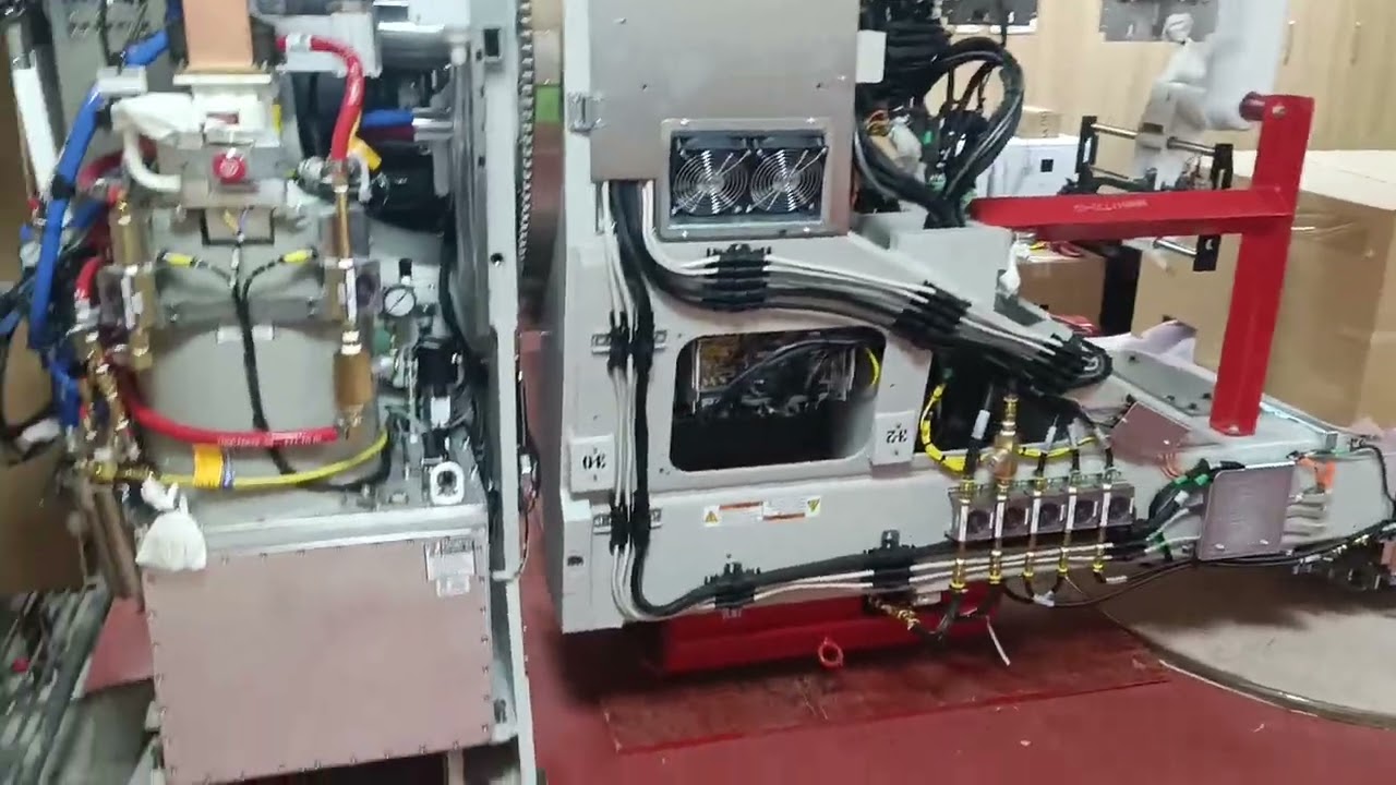Machine lifting rigging and installation work going on#hvac #hvaccontactor #repairing #hvacequipment