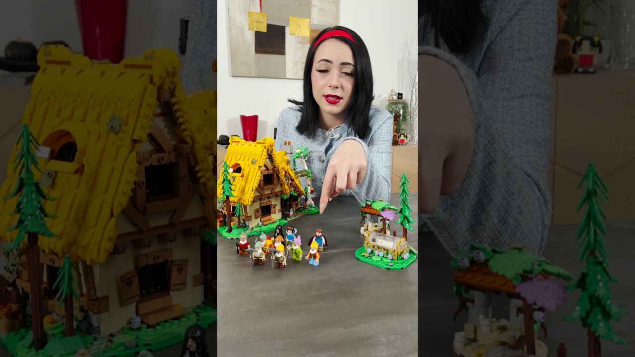 LEGO Disney 43242 Snow White and the Seven Dwarfs' Cottage