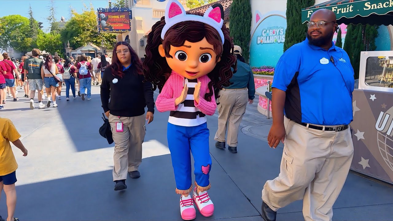 (NEW) Gabby from Gabbys Dollhouse meet & greet at Universal Studios Hollywood - August 2025