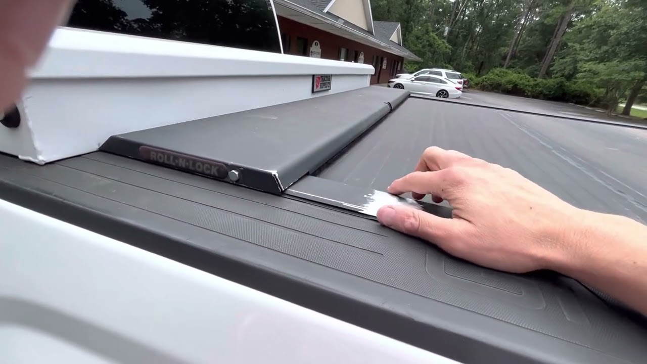 Roll N Lock With Above Bed Tool Box