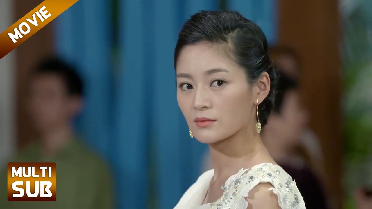 Через 5 лет бывшая в платье унизила мужа и любовницу.