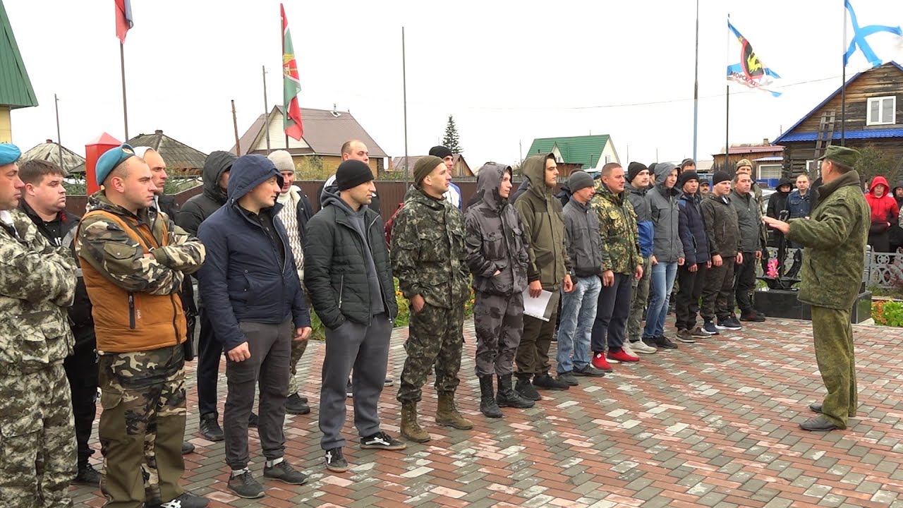 Асиновцы и первомайцы провожают земляков, призванных в рамках частичной мобилизации