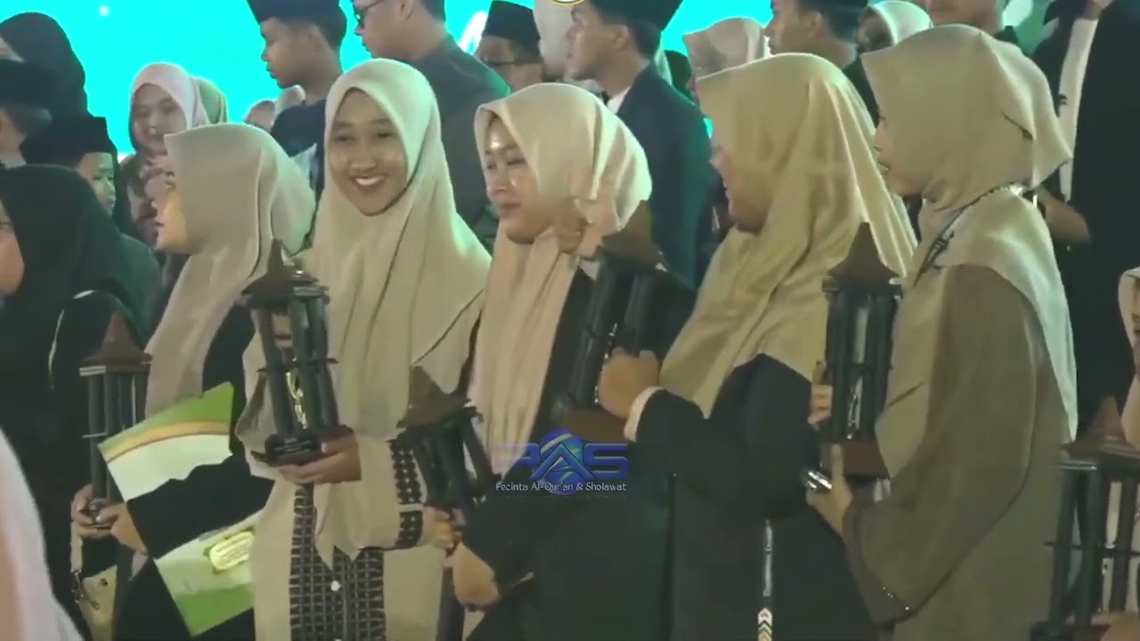 Pemberian Penghargaan Juara Terbaik 1, 2, dan 3 MTQH Jabar 2025 | Momen Mengharukan!