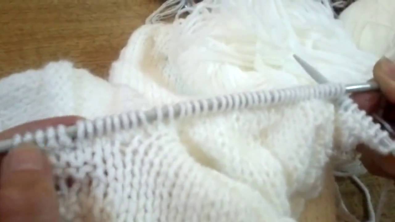 تعليم تريكو قبعة متصلة بالجاكيت Knitted hat connected to the jacket