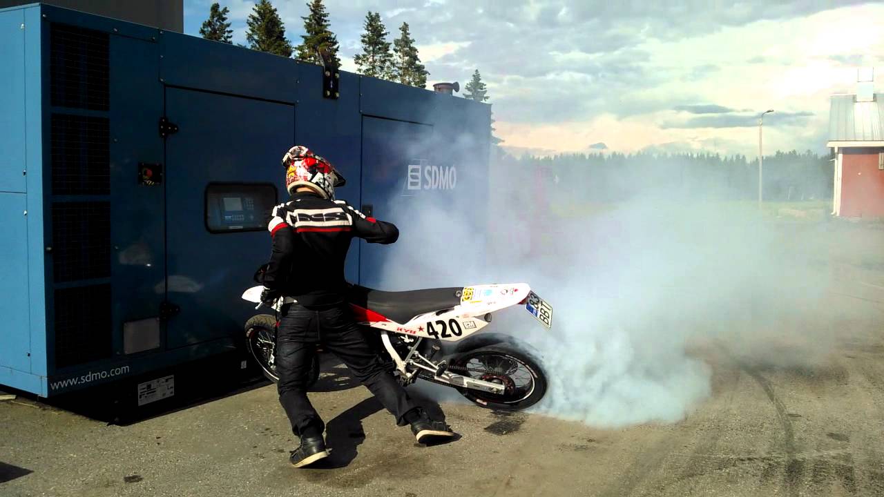 Husqvarna 125 SMR 4t BURNOUT