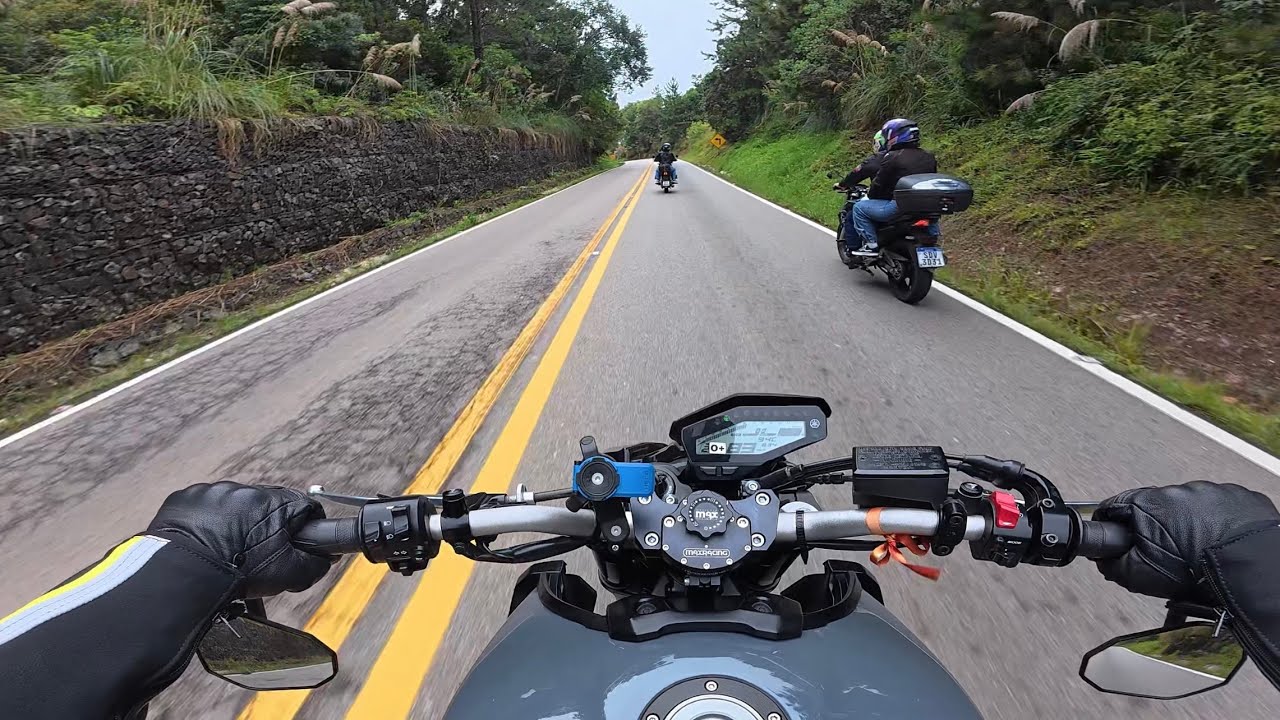 Pista húmida, dia nada favorável para acelerar!