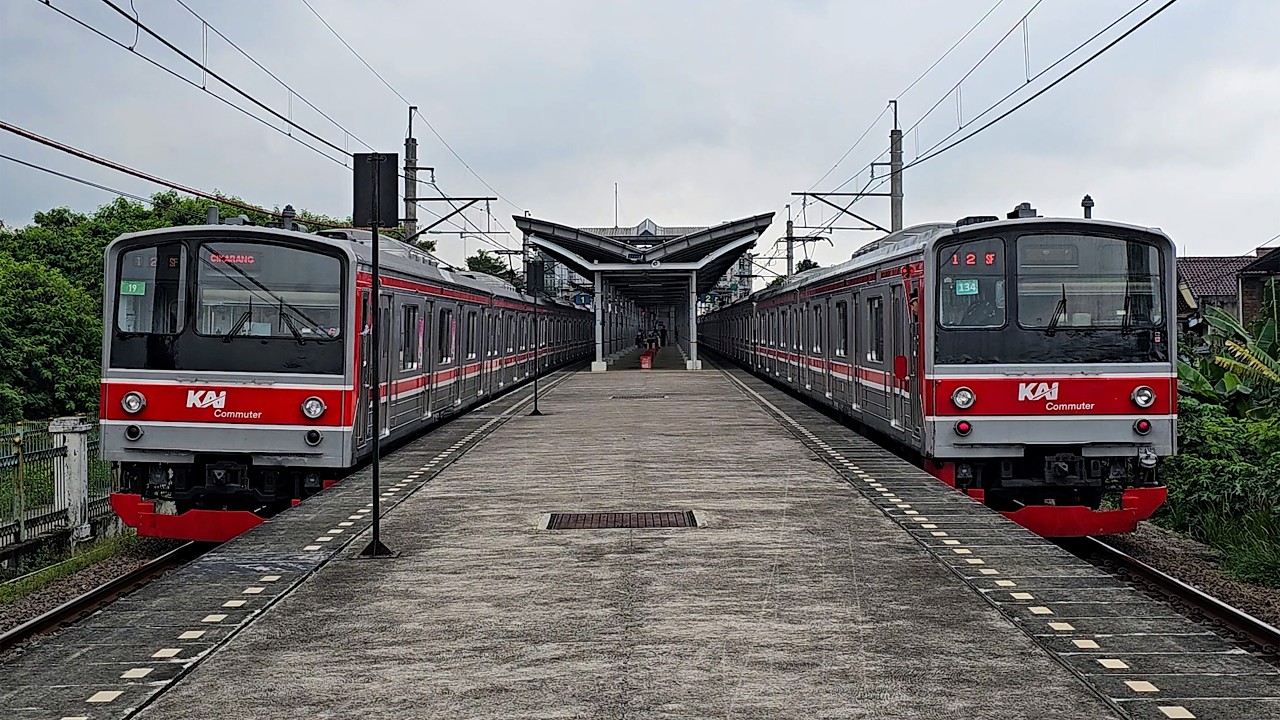 [4K] Stasiun Cibitung: Kompilasi Kereta JR 205, CC 201, CC 203, CC 206 | KRL Commuter Line (3/4)