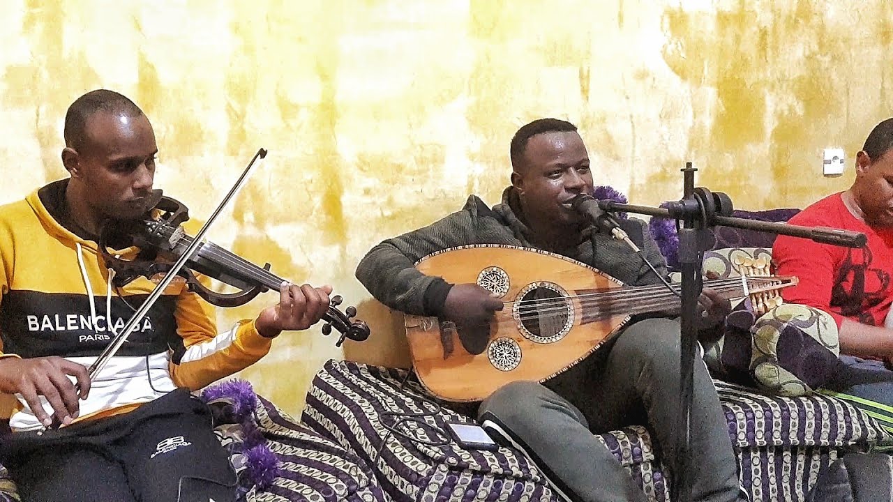 جلسة مع الفنان مصطفى حالة اغنية شلالية دقتني دقتين